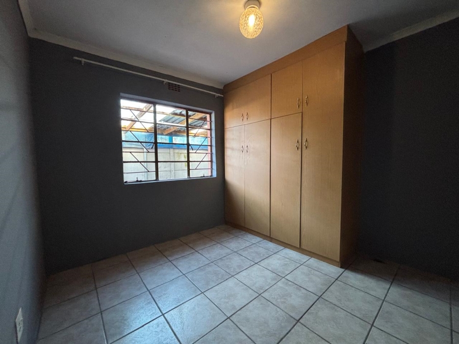5 Bedroom Property for Sale in Electric City Western Cape